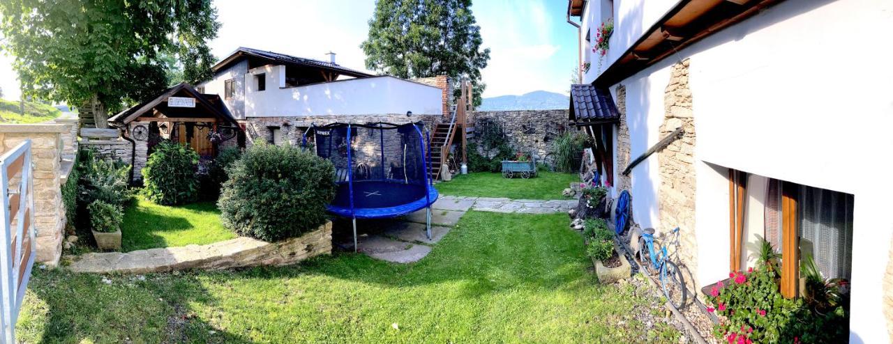 Apartmany Tones Hanusovice Екстер'єр фото