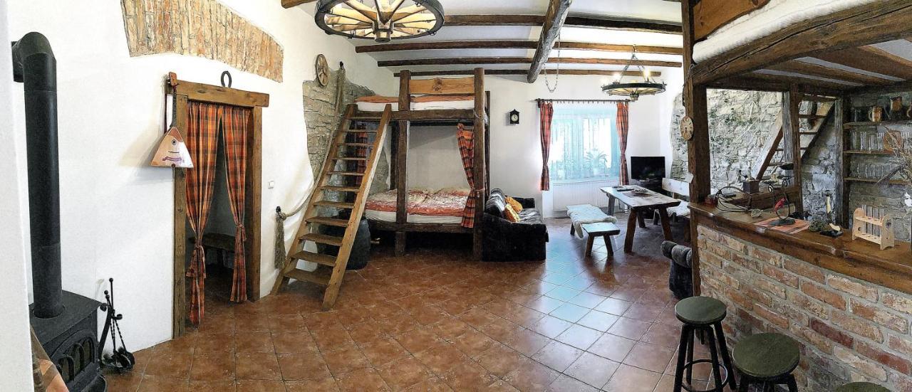 Apartmany Tones Hanusovice Екстер'єр фото