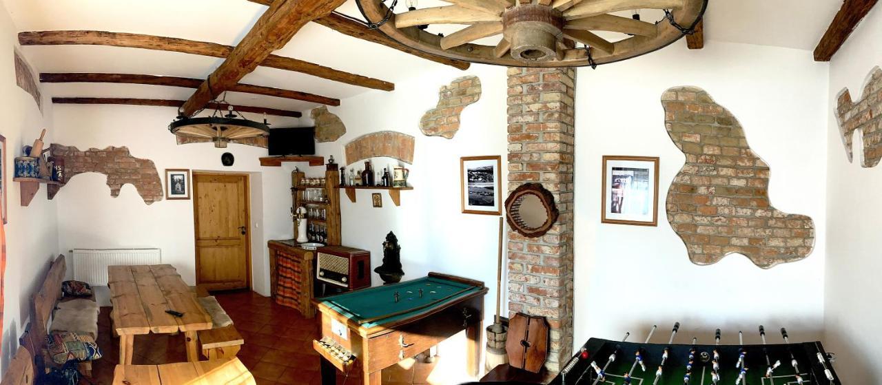 Apartmany Tones Hanusovice Екстер'єр фото